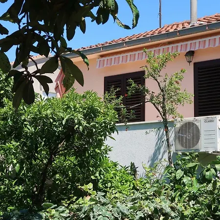 Rozali Supetar
