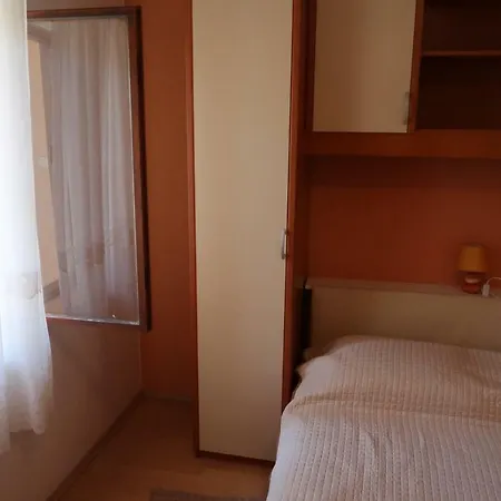 Rozali Appartement Supetar